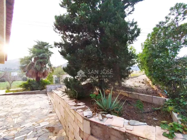 SE VENDE CHALET EN PARCELA URBANA EN LA ROMANA — 26