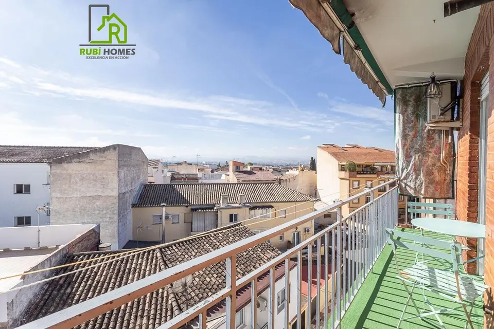 Magnífico piso ideal para invertir o para vivir sin vecinos y con vistas despejadas.
