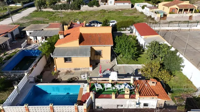 INTERESANTE CHALET A 2 KM DE LLIRIA - foto 4