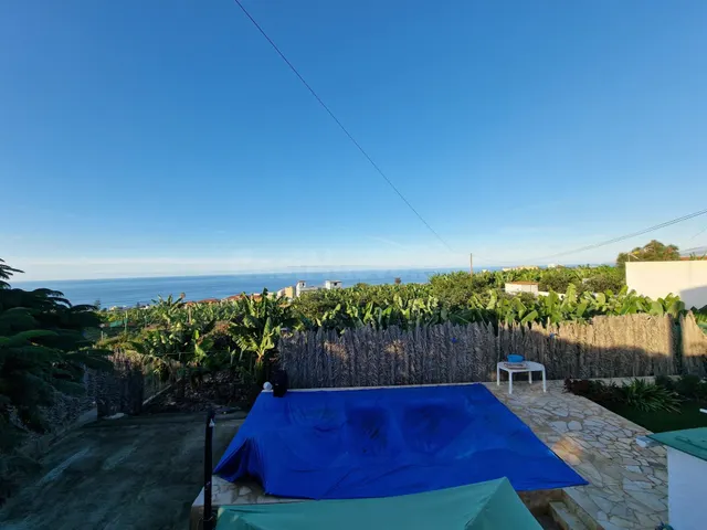 Vivienda con  Terreno de siembra, zonas de terraza y piscina. — 4