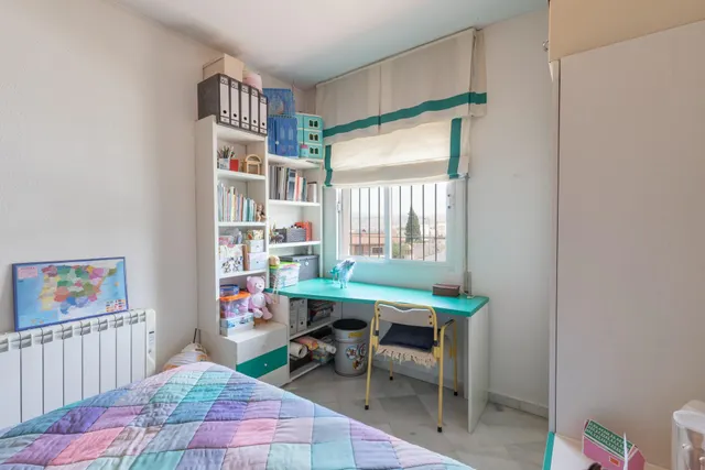 Chalet pareado con piscina, jardín y bonitas vistas a Granada en La Zubia — 40