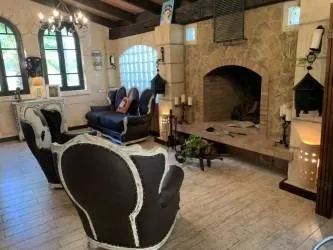 Villa de estilo mallorquín con amplio jardín de pinos en Cala Vinyes — 38