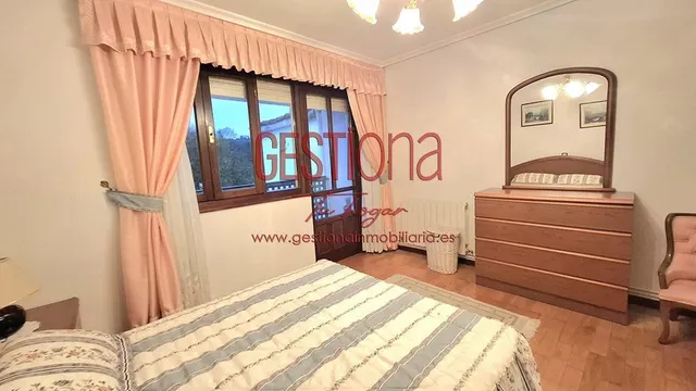 CASA ADOSADA, DISPUESTA PARA ENTRAR A VIVIR. HAZAS DE CESTO. — 33