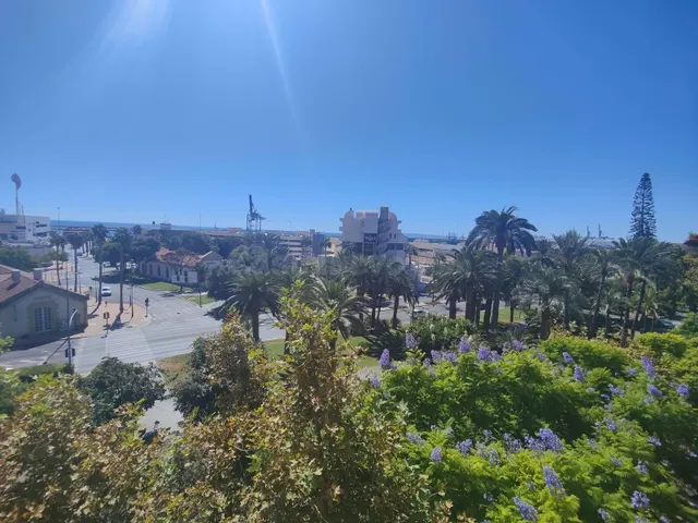 EXCLUSIVA Y AMPLIA VIVIENDA EN ALICANTE CON VISTAS AL MAR Y  - foto 2