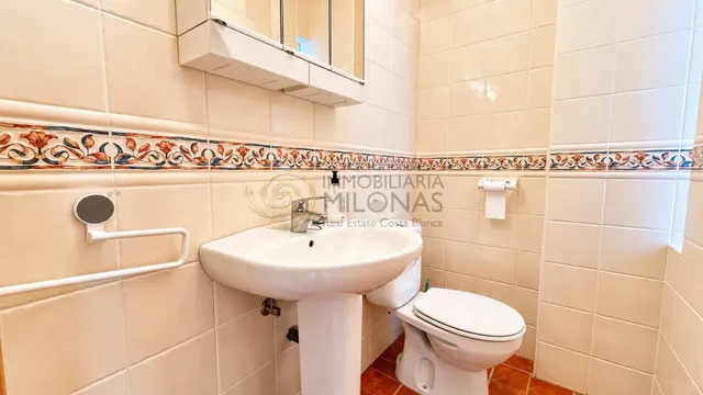 Exclusivo chalet pareado de esquina en la urbanización mira la costa – sierra helada, Benidorm — 20