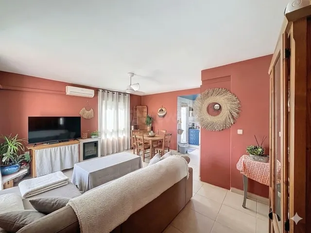 Apartamento único con estudio independiente en planta baja — - foto 2