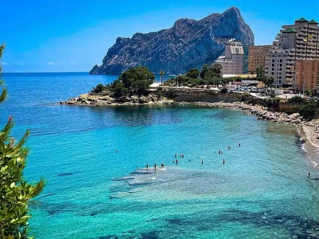 Exclusivo apartamento en primera línea del Mediterráneo en Calpe – Desde 520.000 € — 10