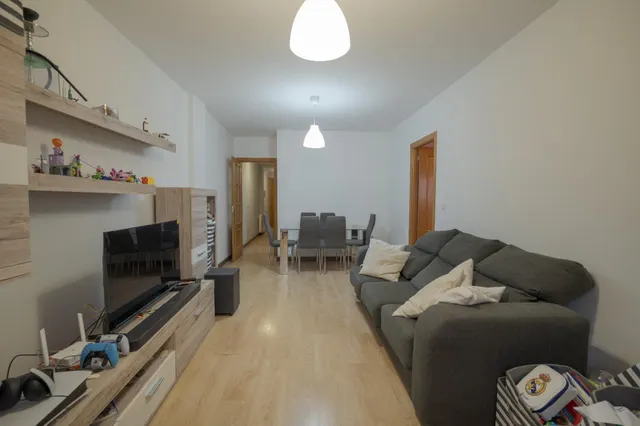 Una vivienda ideal con 2 dormitorios tanto para vivir con total comodidad en planta baja y sin barreras como para inversión segura. ¡Lista para entrar a disfrutar! En Churriana de la Vega. — 21