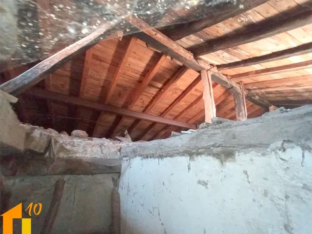 Casa para reformar íntegramente en Arcos de la Llana. — 9