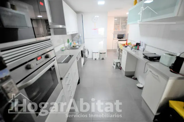 MAGNÍFICO PISO CON PISCINA, GARAJE Y TERRAZA EN BENIMACLET. — 9