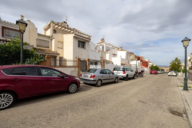 Disfruta de la tranquilidad de Huétor Vega sin alejarte de la ciudad. — 2