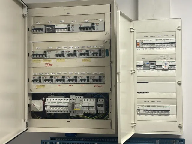LOCAL COMERCIAL A ROQUETES DE 195m2 — 13