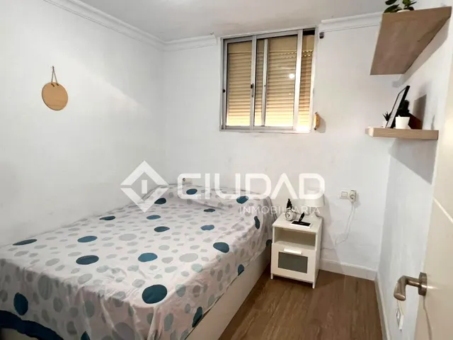 Piso reformado en Bda. Los Ángeles - Barrio Alto — 13