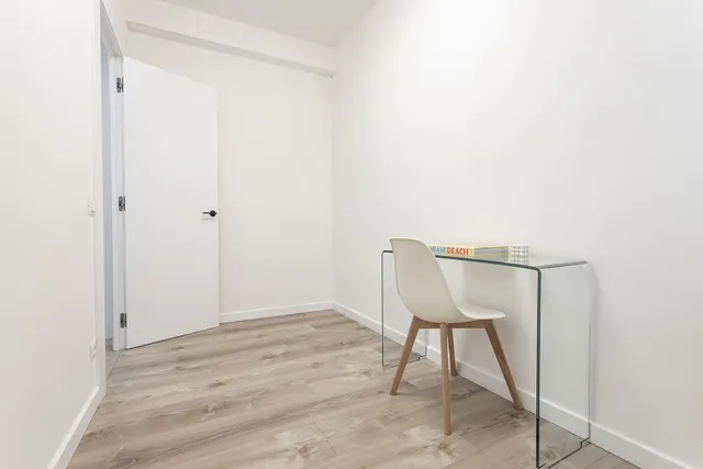 EXCLUSIVO PISO DE 153m2 CON 5 DORMITORIOS — 24