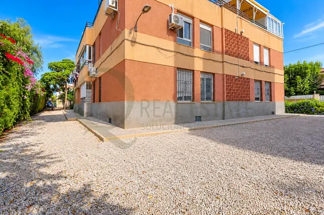 Piso en Bellavista, San Juan de Alicante, con 3 dormitorios, terraza y parking, a 2km de la playa — 25