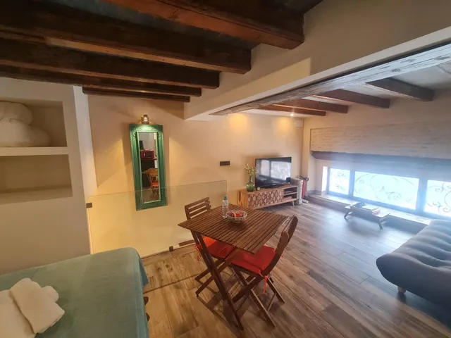 PISO CON LICENCIA TURISTICA Y LOCAL COMERCIAL — 9