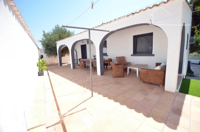 PRECIOSO CHALET REFORMADO CON PISCINA, GARAJE Y DOS TERRAZAS — 26