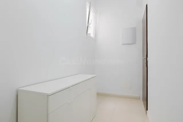 Piso luminoso de 2 dormitorios en alquiler en León y Castillo!!. — 26