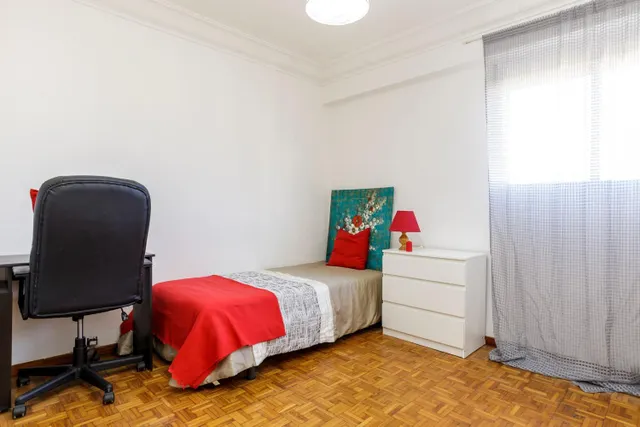 PRECIOSO PISO EN PASEO MARIA AGUSTIN — 26
