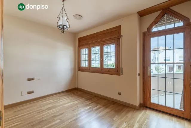 Espectacular casa independiente con piscina y grandes vistas en Monteluz (Peligros) — 28