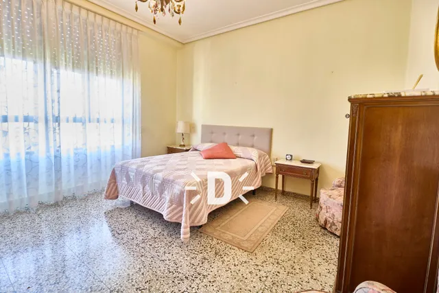 SE ALQUILA VIVIENDA EN VALENCIA — 36
