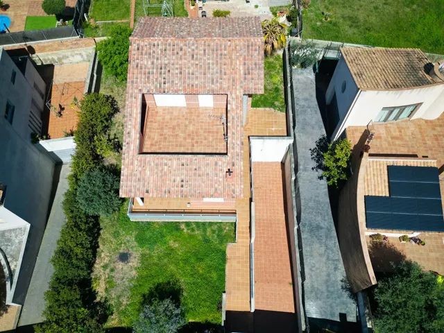 Chalet independiente con gran terraza en Calafell — 31