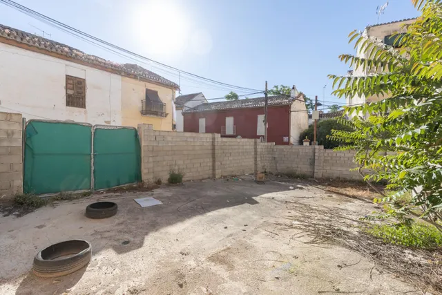 Parcela en Venta con Alto Potencial de Edificación en Peligros — 11