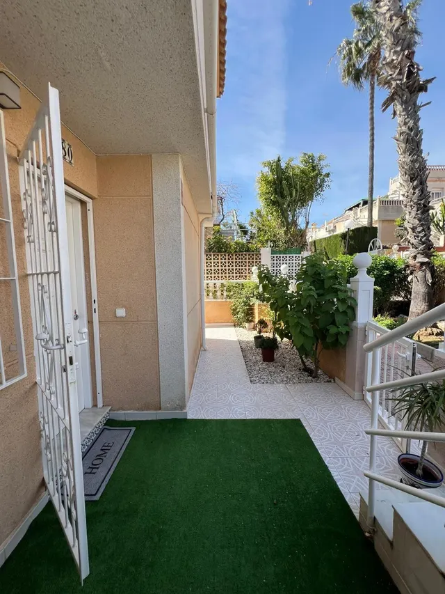 Precioso chalet en Los Altos en Torrevieja — 36