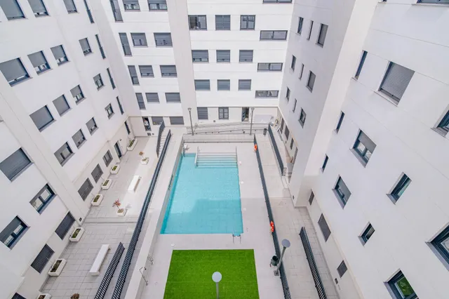 OPORTUNIDAD EN VENTA DE PISO VPO DE 3 DORMITORIOS EN BARRIO ALBAYDA CON PLAZA DE GARAGE Y TRASTERO — 36