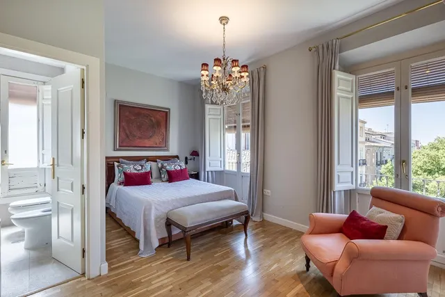 Exclusivo Piso Dúplex en el Corazón de Granada — 17
