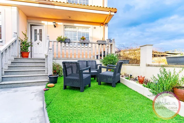 ¡CASA para ENTRA a VIVIR con TERRENO en Ardaña (Carballo) po
