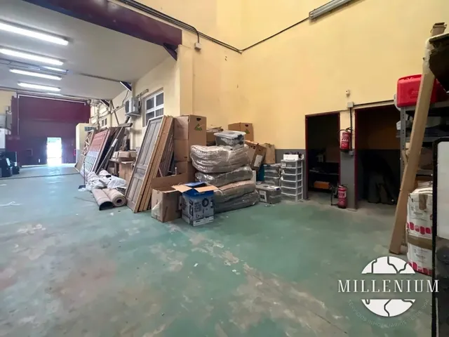 Nave industrial 310m² en venta - Barrio de la Estación — 2