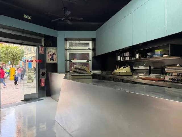 SE VENDE LOCAL TOTALMENTE INSTALADO PARA BAR — 14