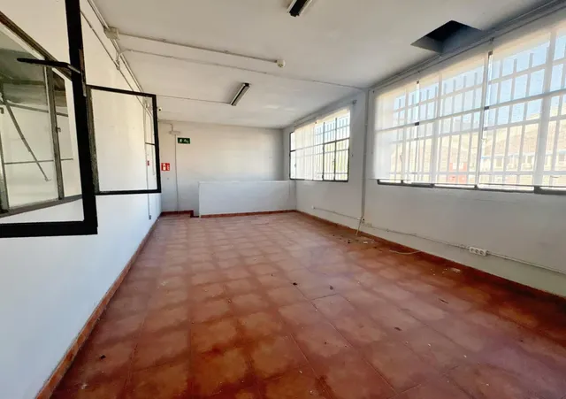 Nave industrial 265m² en alquiler - Valdelacasa — 18