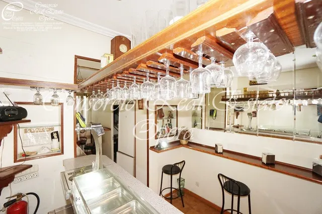 BAR CAFETERIA FRENTE A METRO Y RENFE PIRAMIDES — 8