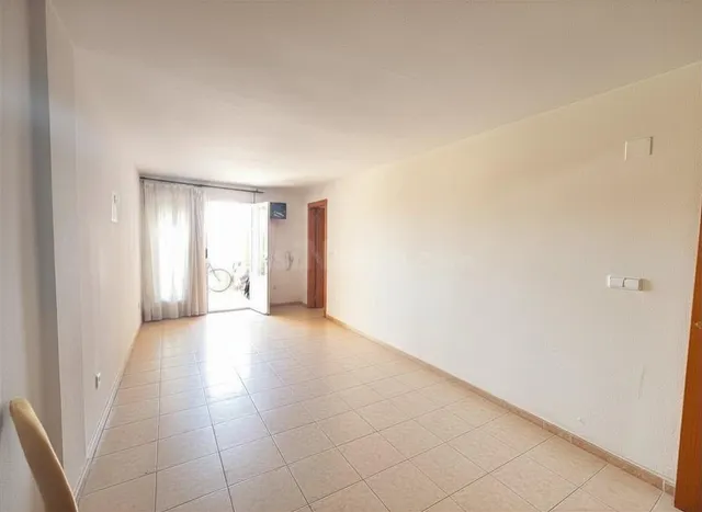 Venta de piso en Ronda Sur, 4 Dormitorios. - foto 3