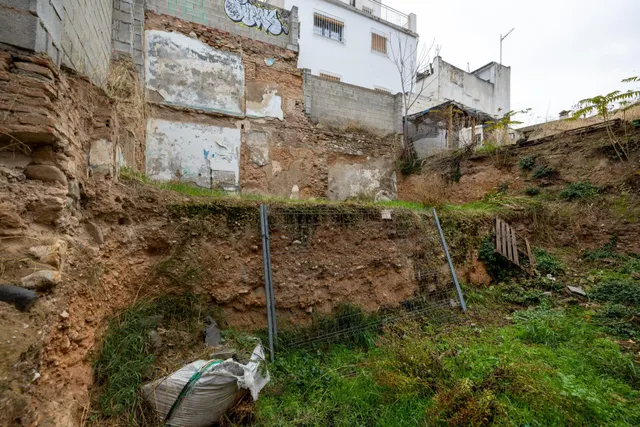 SE VENDE TERRENO URBANO PLURIFAMILIAR ZONA REAL DE CARTUJA Y JARDINES DEL TRIUNFO — 3