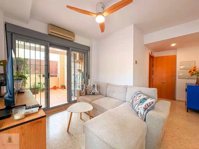 Apartamento de 2 dormitorios con patio, garaje y trastero en Ronda Sur — 35