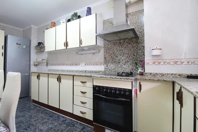Amplio piso en venta en el centro de Vilanova i la Geltrú co - foto 4