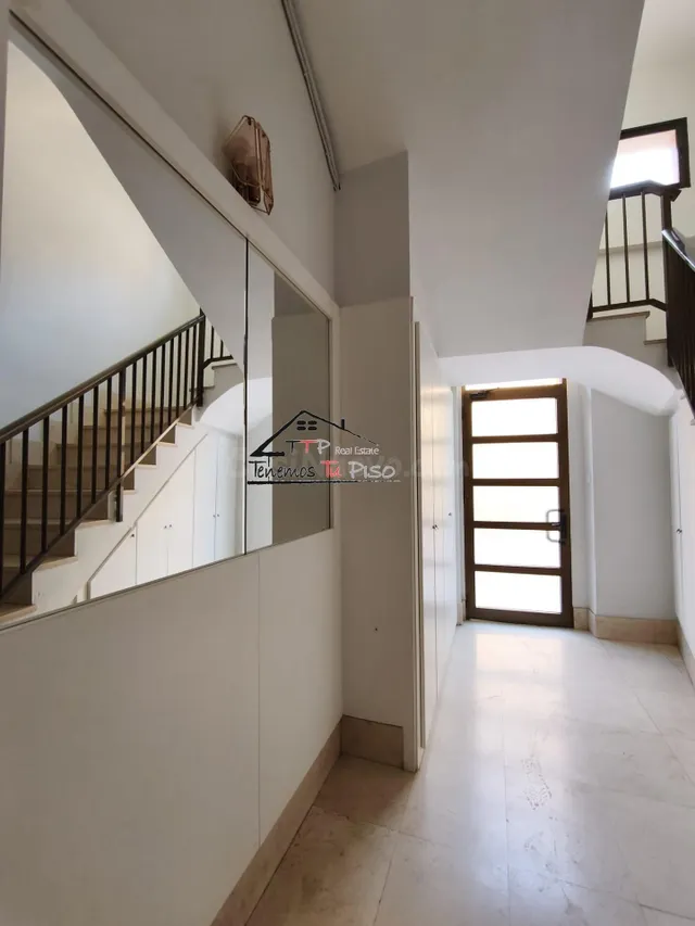 ZONA CENTRO. PISO DE 3 DORMITORIOS. FINCA CON ASCENSOR. REFO - foto 3