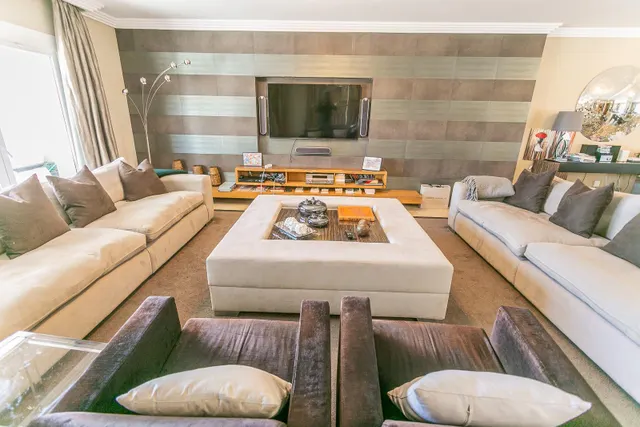 Precioso y lujoso apartamento con vistas al mar en Monte paraíso, en la Milla de Oro. Marbella — 3