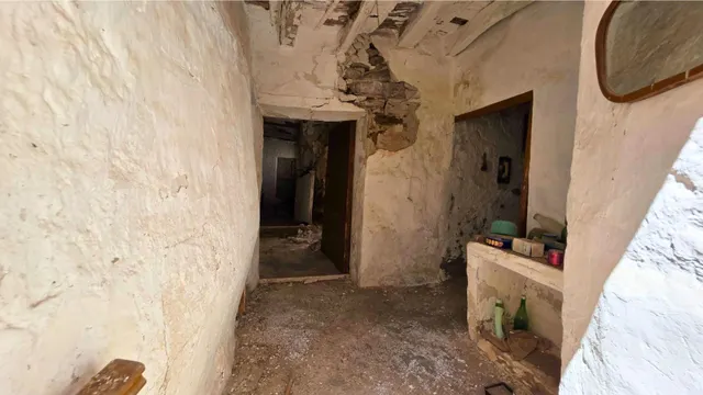 ¿Buscas espacio sin límites? 400 m2 de puro potencial en el corazón de Uleila. — 34