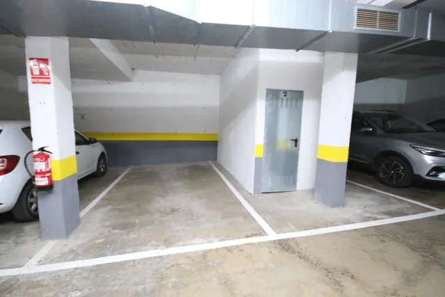 Exclusivo adosado de 3 plantas en Hoyo 14 junto al Campo de Golf – Nuevo Portil — 45