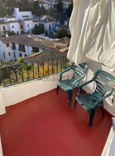**SE ALQUILA CASA INDEPENDIENTE – CALLE MONTES CARLOS ** — 14