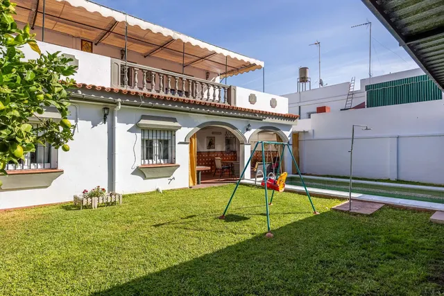 Espaciosa vivienda pareada con jardín, piscina, garaje y gran terraza en Mairena del Aljarafe — 3