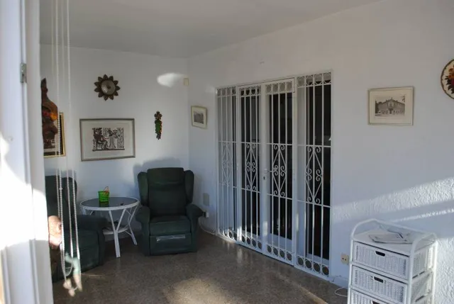 Parcela con proyecto de chalet en Cabo Roig — 37