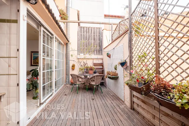 Casa con garaje para 5 coches, 2 terrazas y amplios espacios familiares — 19