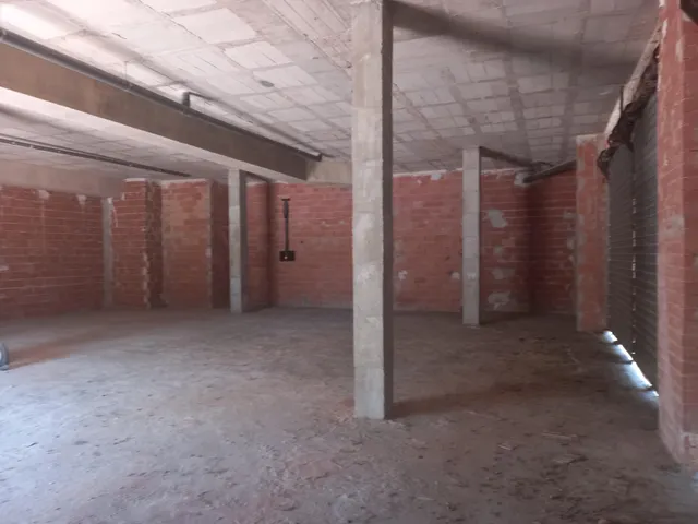 SE ALQUILA LOCAL — 2