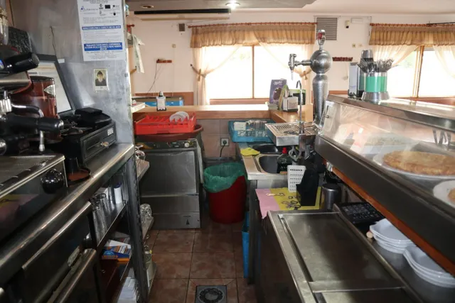 ESPECTACULAR COMPLEJO DE HOSTELERÍA EN PLENO FUNCIONAMIENTO — 13