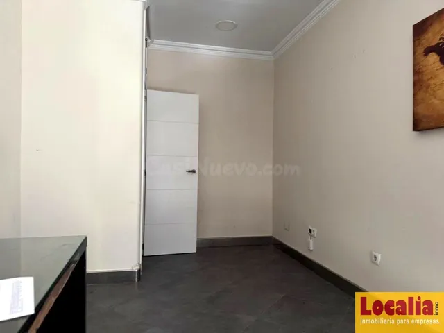 Atractivo local en alquiler en Santander - foto 4